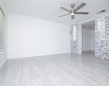1101 Sandestin Way - Photo Thumbnail 5