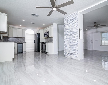 1101 Sandestin Way - Photo Thumbnail 8