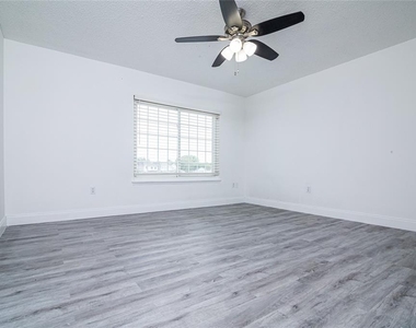 1101 Sandestin Way - Photo Thumbnail 19