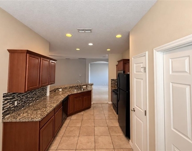 152 Highland Meadow Ave - Photo Thumbnail 3