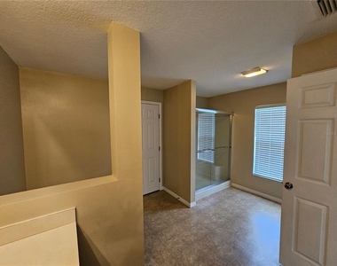 9765 Sw 46th Court - Photo Thumbnail 16