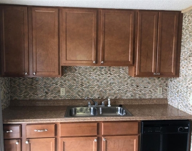 217 Acorn Drive - Photo Thumbnail 6