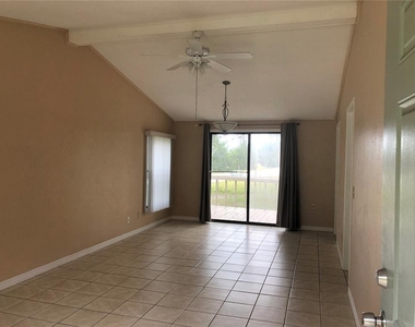 217 Acorn Drive - Photo Thumbnail 3
