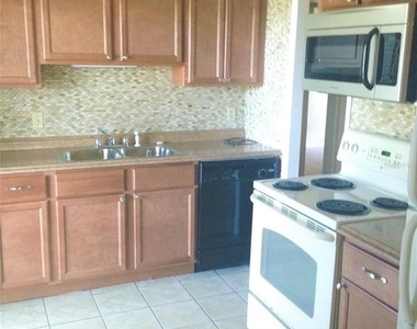 217 Acorn Drive - Photo Thumbnail 9
