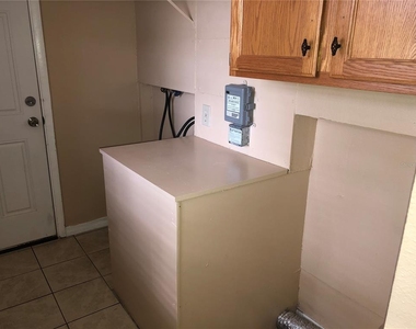 217 Acorn Drive - Photo Thumbnail 18