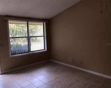 217 Acorn Drive - Photo Thumbnail 4