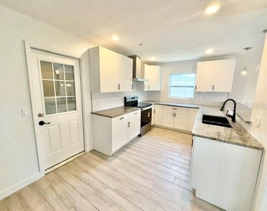 109 Margo Lane - Photo Thumbnail 6