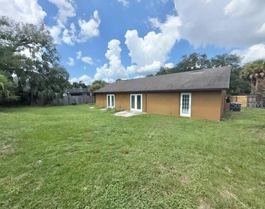 109 Margo Lane - Photo Thumbnail 16