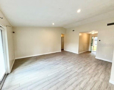 109 Margo Lane - Photo Thumbnail 4