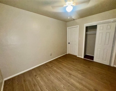 1111 Romano Avenue - Photo Thumbnail 13