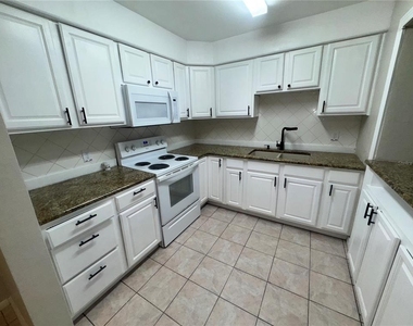 1111 Romano Avenue - Photo Thumbnail 4