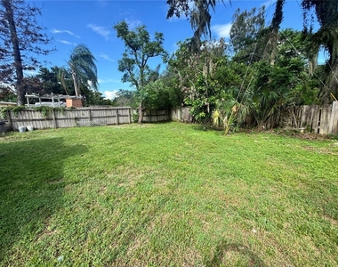 1111 Romano Avenue - Photo Thumbnail 19