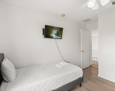 4722 Cumbrian Lakes Drive - Photo Thumbnail 33