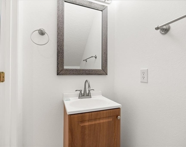 4722 Cumbrian Lakes Drive - Photo Thumbnail 16
