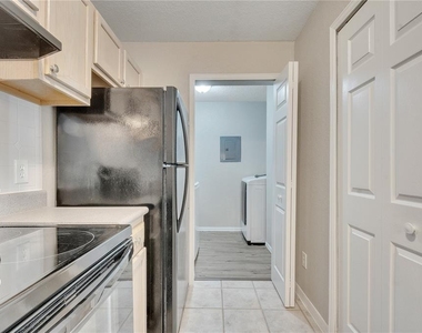 8825 Latrec Avenue - Photo Thumbnail 15