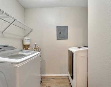 8825 Latrec Avenue - Photo Thumbnail 17