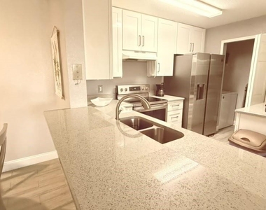 7523 Seurat Street - Photo Thumbnail 9