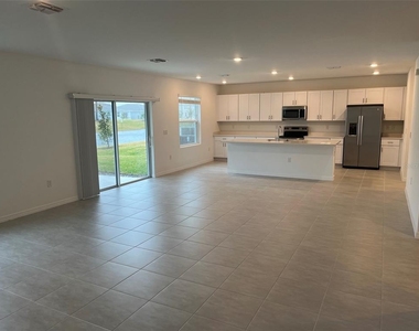 325 River Front Way - Photo Thumbnail 4