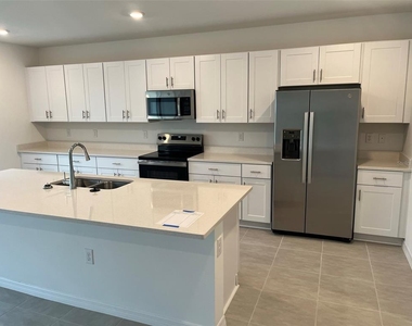 325 River Front Way - Photo Thumbnail 21