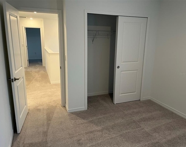 325 River Front Way - Photo Thumbnail 18