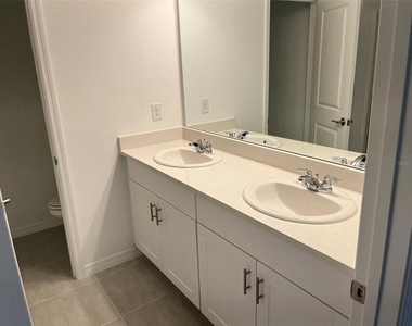 325 River Front Way - Photo Thumbnail 23