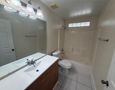 13109 Odyssey Lake Way - Photo Thumbnail 7