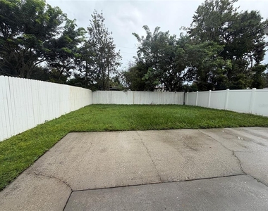 13109 Odyssey Lake Way - Photo Thumbnail 9