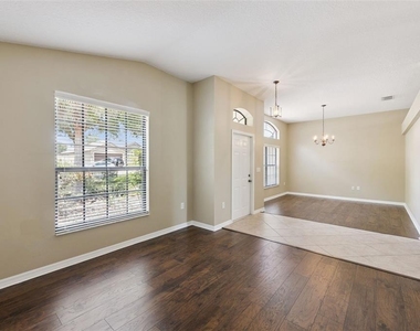 1106 Natural Oaks Drive - Photo Thumbnail 3