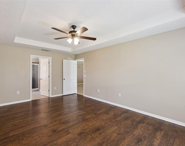 1106 Natural Oaks Drive - Photo Thumbnail 20