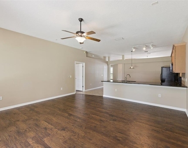 1106 Natural Oaks Drive - Photo Thumbnail 6