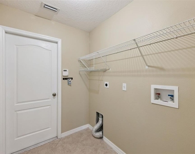 1106 Natural Oaks Drive - Photo Thumbnail 22