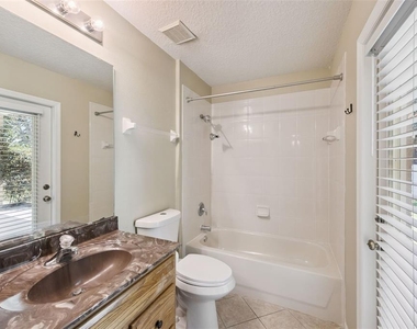 1106 Natural Oaks Drive - Photo Thumbnail 13