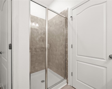 7668 Fairgrove Avenue - Photo Thumbnail 12