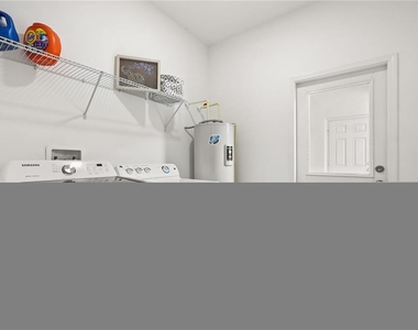 7668 Fairgrove Avenue - Photo Thumbnail 13
