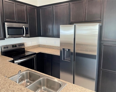 193 Holly Village Drive - Photo Thumbnail 10