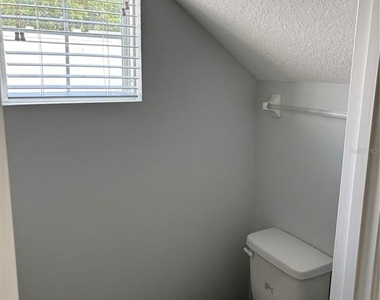 193 Holly Village Drive - Photo Thumbnail 12