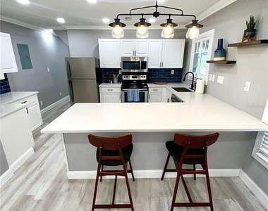 1708 Garvin Street - Photo Thumbnail 5