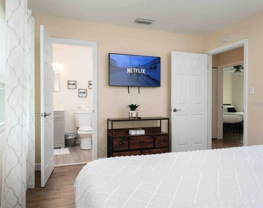 1425 Ne 13th Street - Photo Thumbnail 9