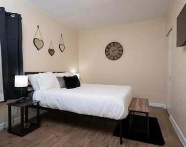 1425 Ne 13th Street - Photo Thumbnail 6