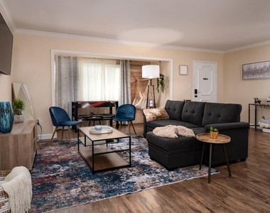 1425 Ne 13th Street - Photo Thumbnail 1
