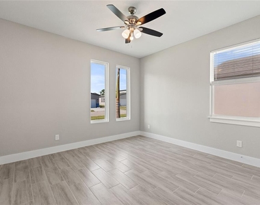 326 Royal Palm Way - Photo Thumbnail 10