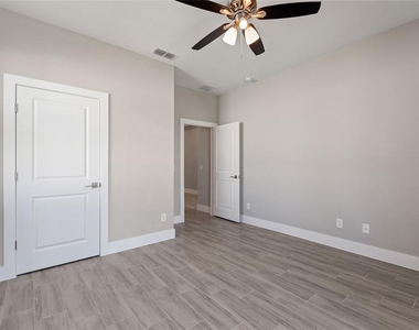 326 Royal Palm Way - Photo Thumbnail 9