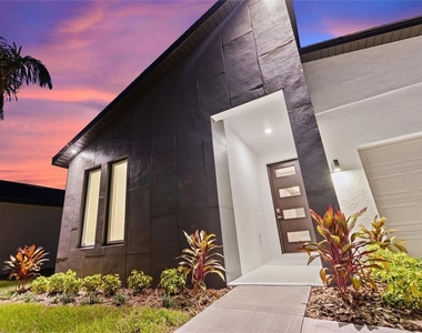 326 Royal Palm Way - Photo Thumbnail 7