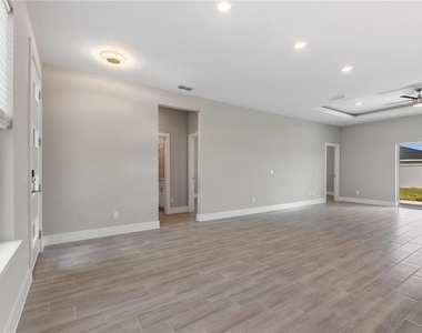 217 Cimarron Drive - Photo Thumbnail 8