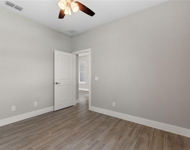 217 Cimarron Drive - Photo Thumbnail 19