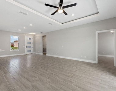 217 Cimarron Drive - Photo Thumbnail 9