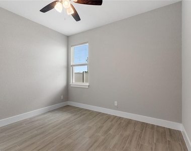 217 Cimarron Drive - Photo Thumbnail 17