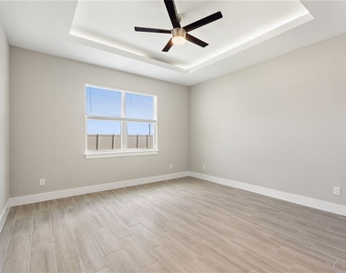 217 Cimarron Drive - Photo Thumbnail 24