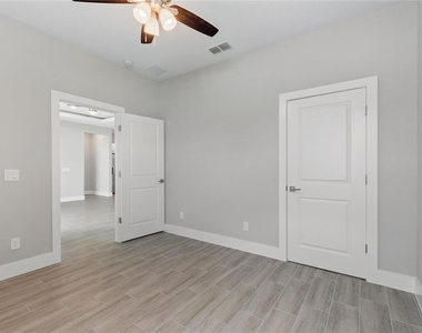 217 Cimarron Drive - Photo Thumbnail 16