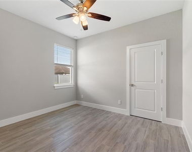 217 Cimarron Drive - Photo Thumbnail 20